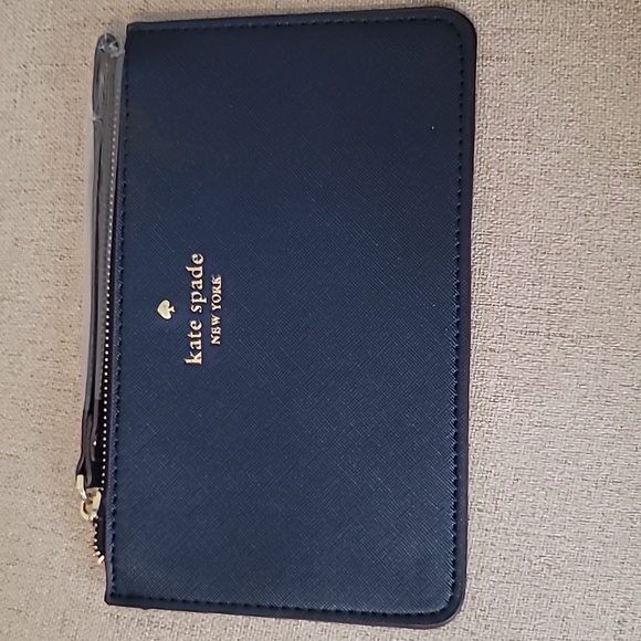 kate spade Handbags - Kate Spade Wristlet